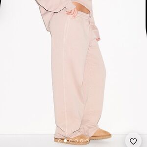 SKIMS Light Beige Strait Leg Fleece